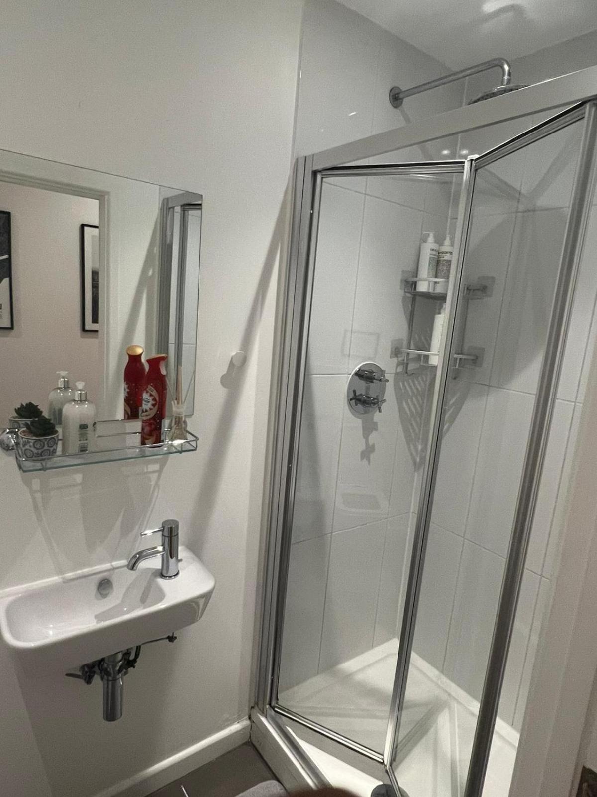 Tranquil 1 Bedroom Retreat In Piccadilly Vr4 London Exterior foto